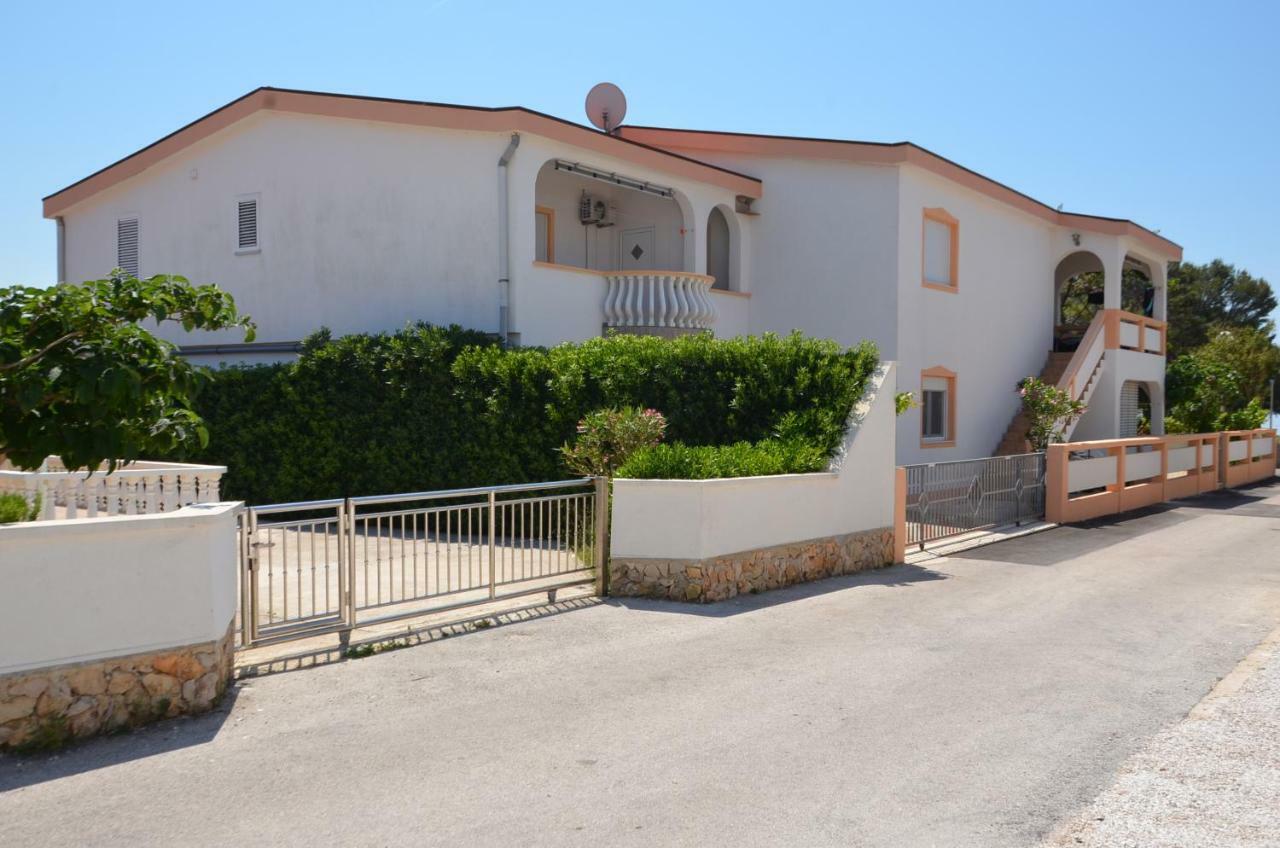 Apartements Delfin * Vir